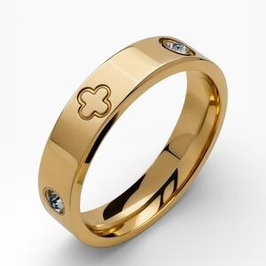 Gold Clover Band Love Ring - Sizes 6, 7, and 8